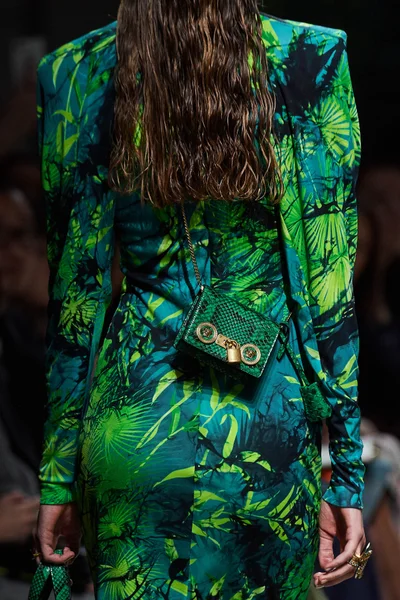 Look 62